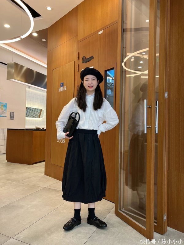 双融配资 姐妹们 明天去约会穿图1还是图2｜小个子OOTD